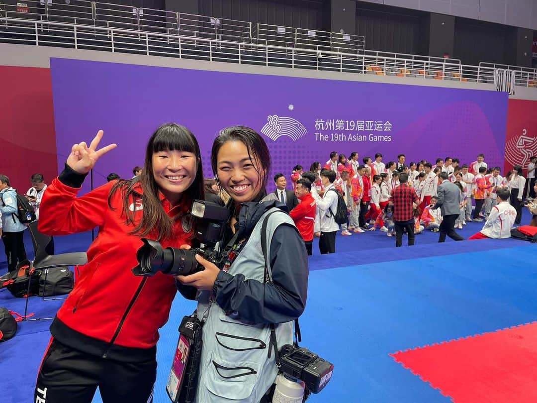 宮原美穂のインスタグラム：「. 2023年→2018年 2大会連続来てくれました。 勝った姿は見せれなかったけど、来てくれてありがとう☺️ たくさん泣いたのに、みきちゃんと会って泣いたらみきちゃんも泣いてた🥲笑 別々の道を歩んでるけど、こうして再会できてよかった🥰💖」