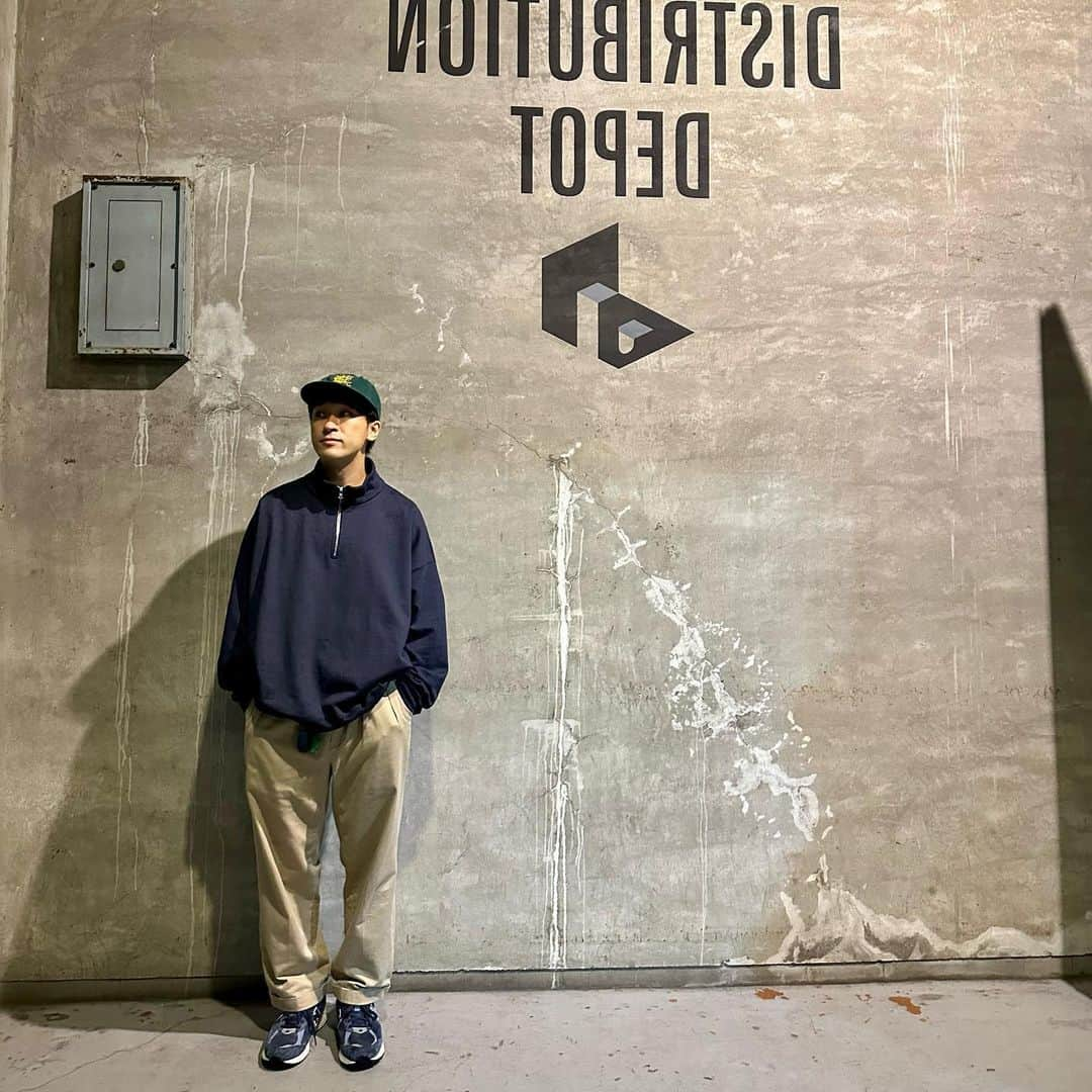 としみつのインスタグラム：「おしゃしゃしん!!  sweat @markaware_marka_official  pants @poloralphlauren  cap @poloralphlauren  shoes @newbalance」