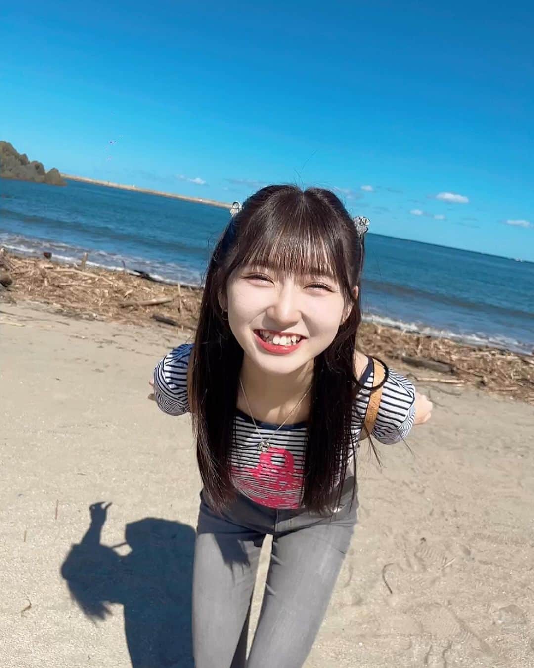 坂本愛莉さんのインスタグラム写真 - (坂本愛莉Instagram)「岩手2日目の思い出〜海編〜 .  #newbieivy #ニュービーアイビー #坂本愛莉 #あいぽん #アイドル #idol #岩手 #蕪島 #fashion」10月9日 19時26分 - airi_sakamoto04