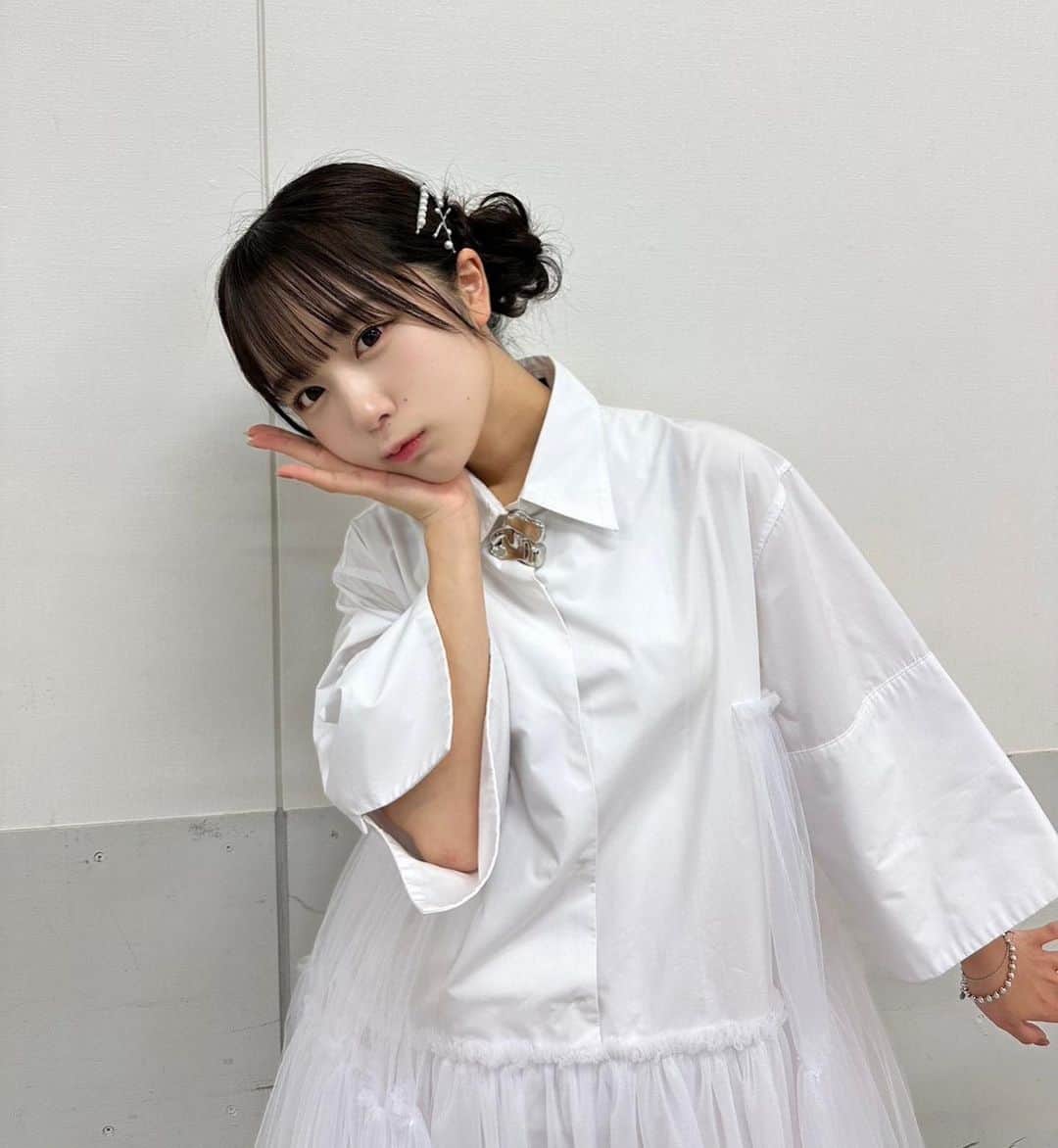 なえなののインスタグラム：「カラコンフェス🐧 トークショーや特典会ありがとう！ ULULUMOつけてくれてる人多くて嬉しかった🥹  特典の写真とかチェキ、ようやくパーテーション無しになって、みんなとくっついて撮影できて幸せだった😭 やっぱりみんなのこと大好きだ〜会いにきてくれてありがトゥ」