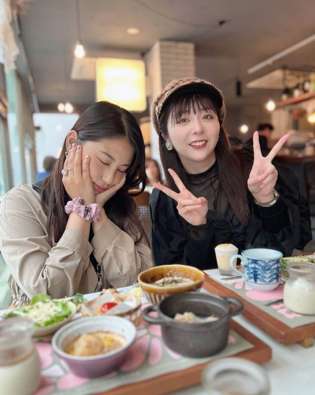のインスタグラム：「トロたんとランチ🍗」