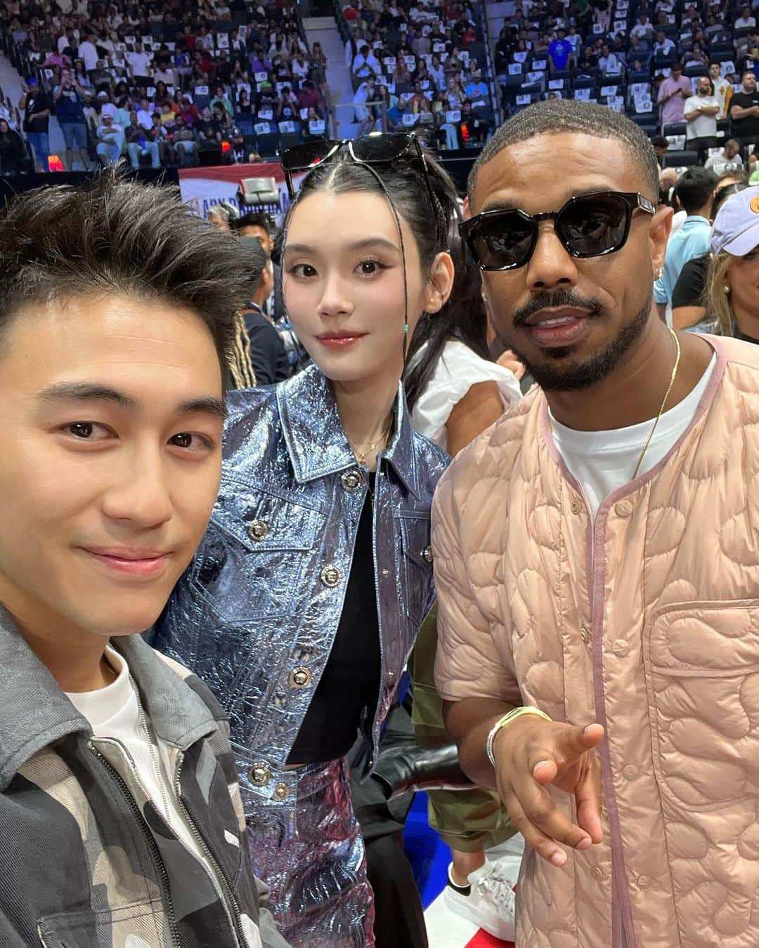 ミン・シーのインスタグラム：「NBA games at Abu Dhabi ❤️ The atmosphere was absolutely amazing! Thank you His Excellencies for having us here 🫶🏻 #NBA #AbuDhabi」