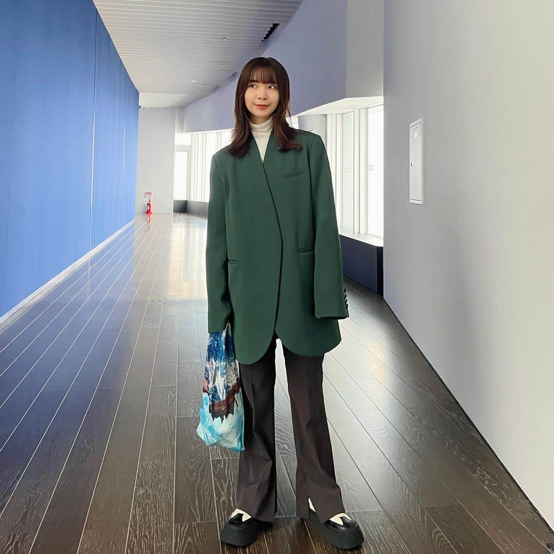 蒼山幸子さんのインスタグラム写真 - (蒼山幸子Instagram)「寒いけど ジャケットとハイネックが着れて！うれしい。🍂 秋、いえい。」10月9日 19時48分 - sachiko_aoyama