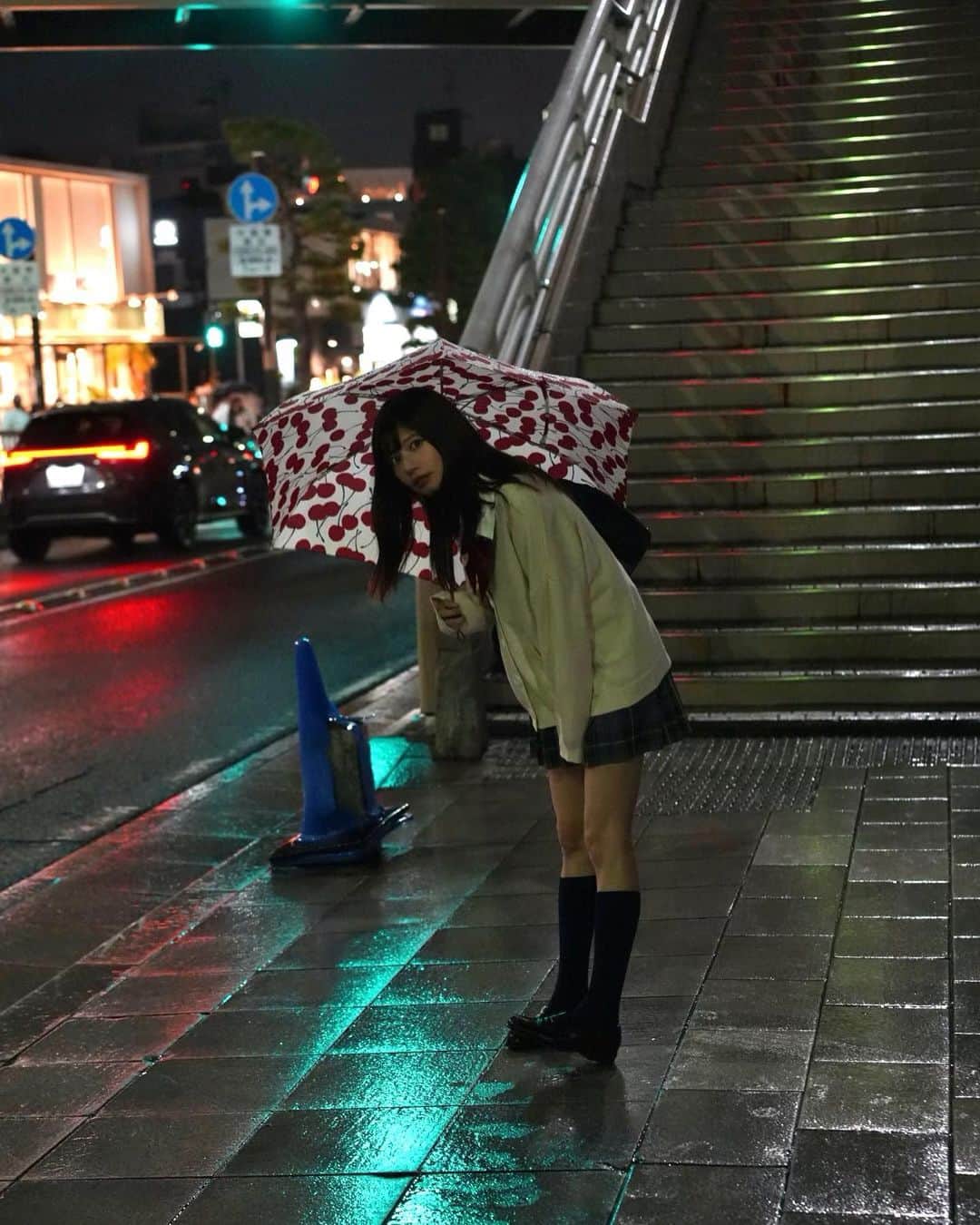 鹿目凛さんのインスタグラム写真 - (鹿目凛Instagram)「雨の日  撮影 @yamato_ao   #でんぱ組inc #鹿目凛 #ぺろりん ＃鎌倉 #撮影 #カメラ #作品撮り #雨」10月9日 19時48分 - kaname_rin