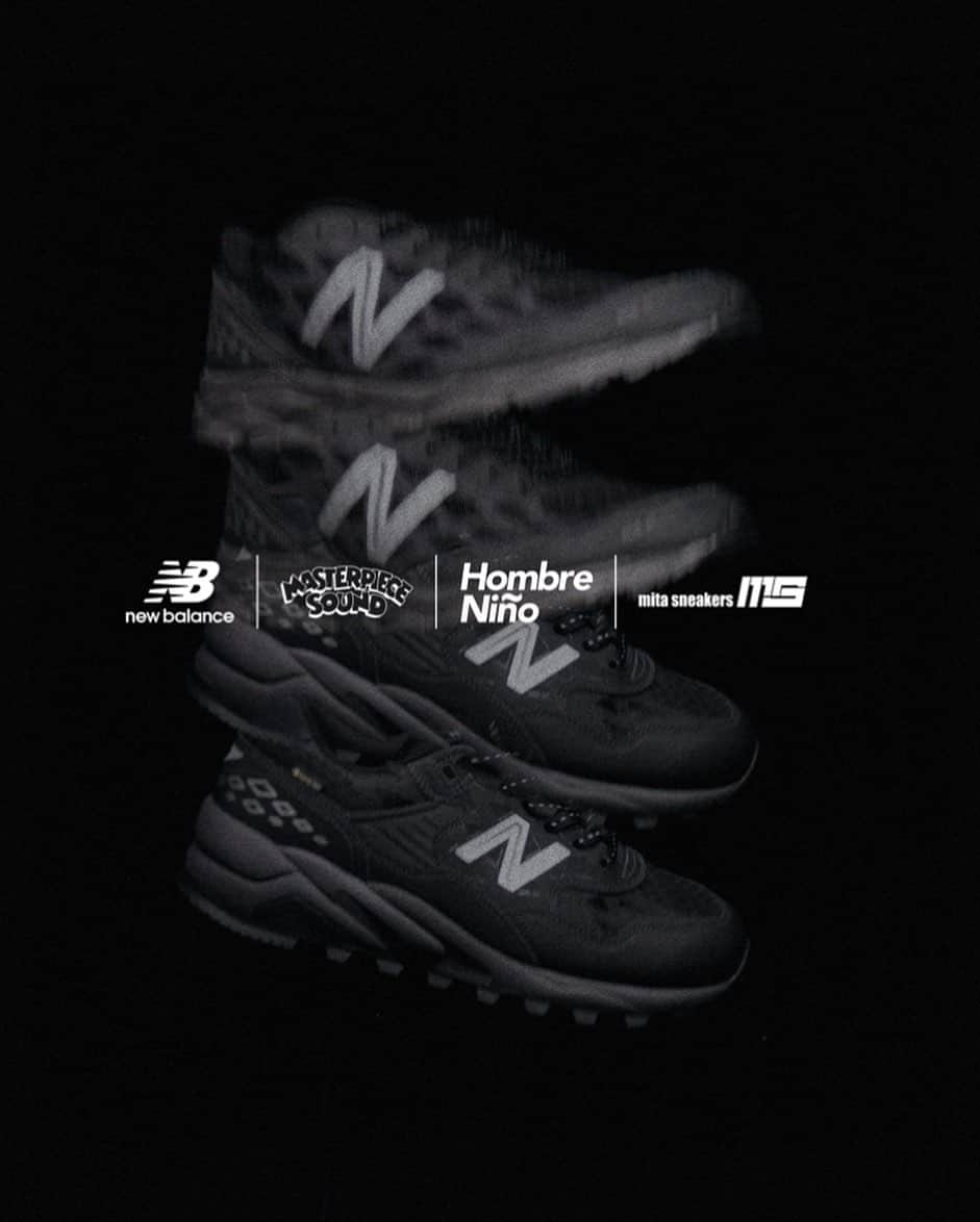 UNITED ARROWS & SONSのインスタグラム：「【Info】 ＜NEW BALANCE＞MT580 "GORE-TEX" "MASTERPIECE SOUND x Hombre Niño x mita sneakers"を明日10月10日(火)に発売いたします。  1996年にトレイルランニングモデルの先駆けとして登場し、日本のストリートシーンで多くの話題を集めたMT580。同シューズは、アメリカで展開されていた1995年発表のM585をベースに日本改良品番として誕生し、90年代から2000年代の＜ニューバランス＞を象徴する名機の1つとして知られている。今作は、当時「HECTIC（ヘクティク）」を運営していた現『A-1 CLOTHING（A-1クロージング）』と「MASTERPIECE SOUND（マスターピースサウンド）」の代表である真柄尚武氏、現＜Hombre Niño（オンブレ・ニーニョ）＞と＜XLARGE（エクストララージ）＞のデザイナーとして活動しているYOPPI（江川芳文）氏、そして『mita sneakers』のクリエイティブディレクター国井栄之氏が再集結して企画されたスペシャルな1足。歴代の580同様サンプリングをキーワードに、＜ニューバランス＞の非売品ランニングシューズ950v2から着想を得てデザイン。さらに「GORE-TEX®」や「Vibram®」、「TOE PROTECT」そして「FANTOM FIT」を組み込むことで、高い機能性とデザイン性を両立させた渾身の意欲作。  MT580RMT ¥29,700-  ■取り扱い店舗： ・ユナイテッドアローズ＆サンズ ・オンラインストア  #masterpiecesound  #hombreniño  #mitasneakers  #newbalance  #UnitedArrowsAndSons #unitedarrows」