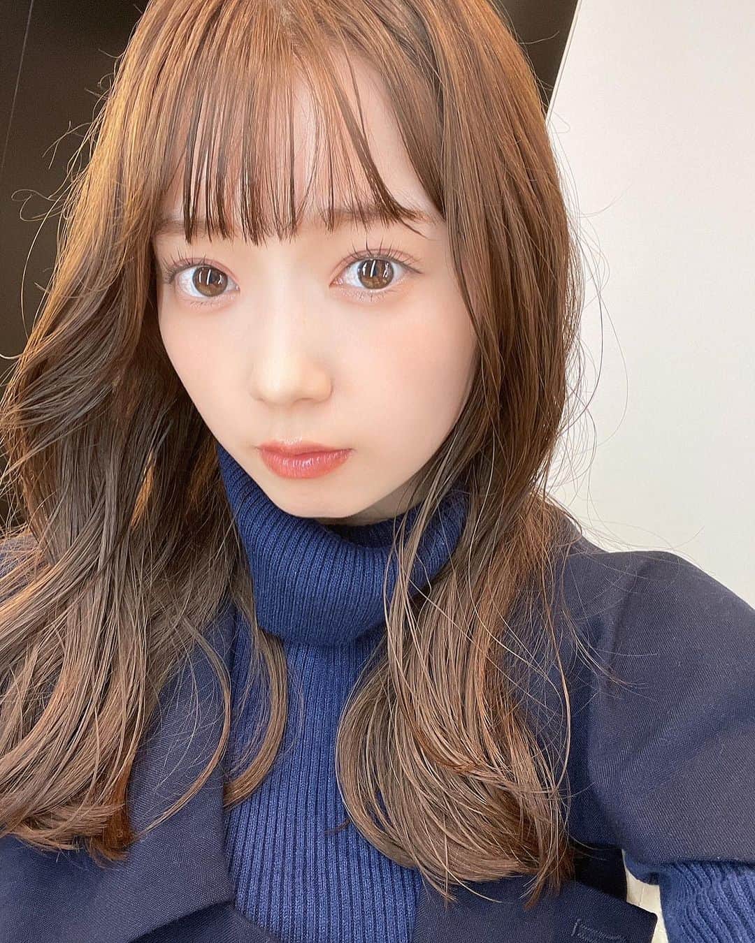 のインスタグラム：「⁡ ⁡ 部屋の片付けなう🧹🥹 ⁡ 秋だね、さむいね ⁡ #tsubaki_factory #山岸理子 #りこりこ」
