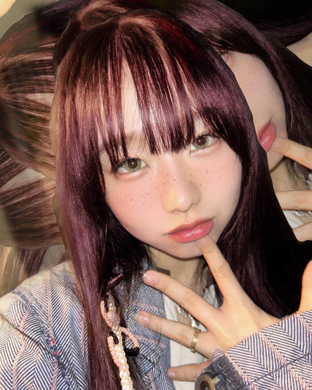 荒井麻珠のインスタグラム：「イメチェン👩🏻‍🦰💭※編集で赤毛とそばかすメイクしてみた」