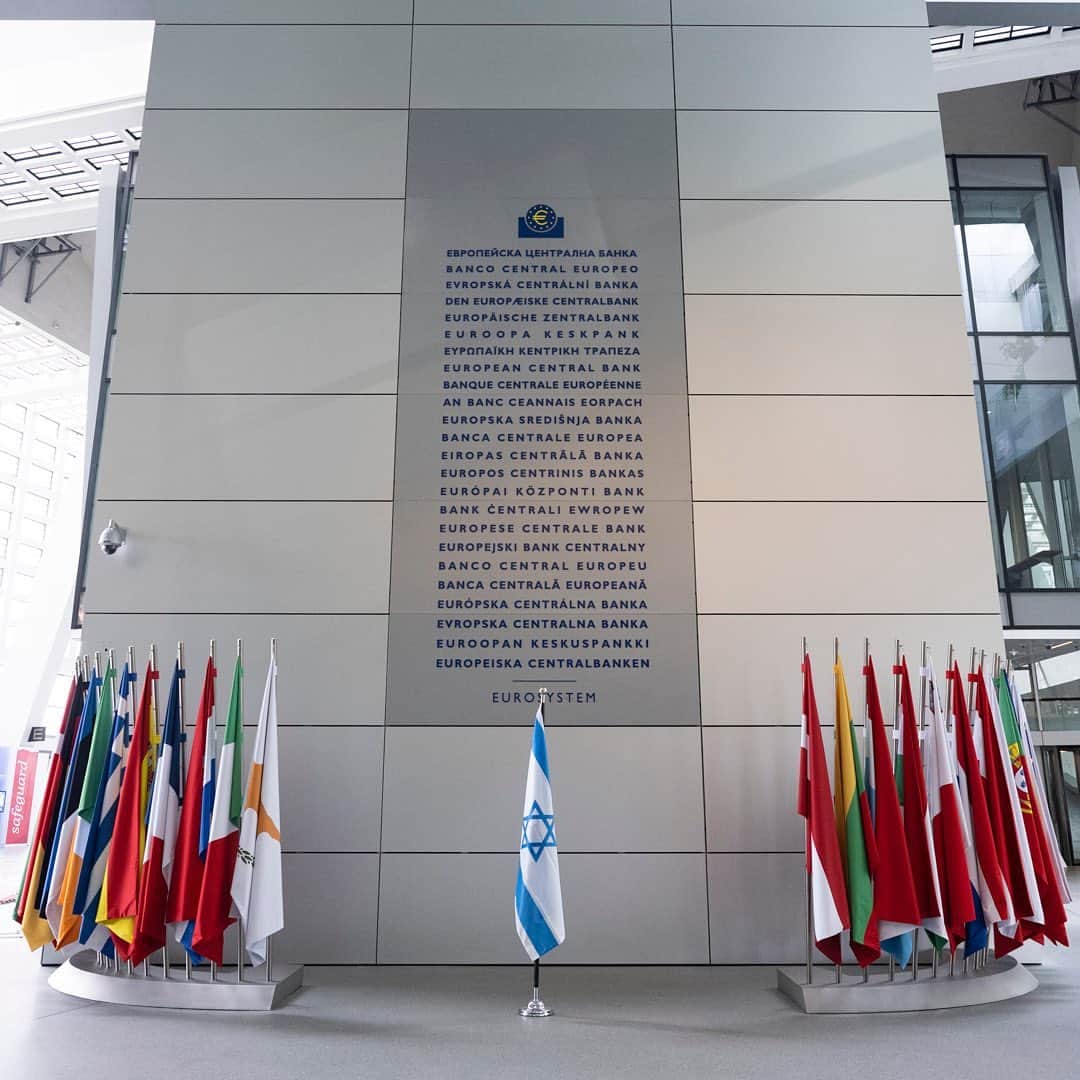 クリスティーヌ・ラガルドのインスタグラム：「We stand with the people of Israel🇮🇱」