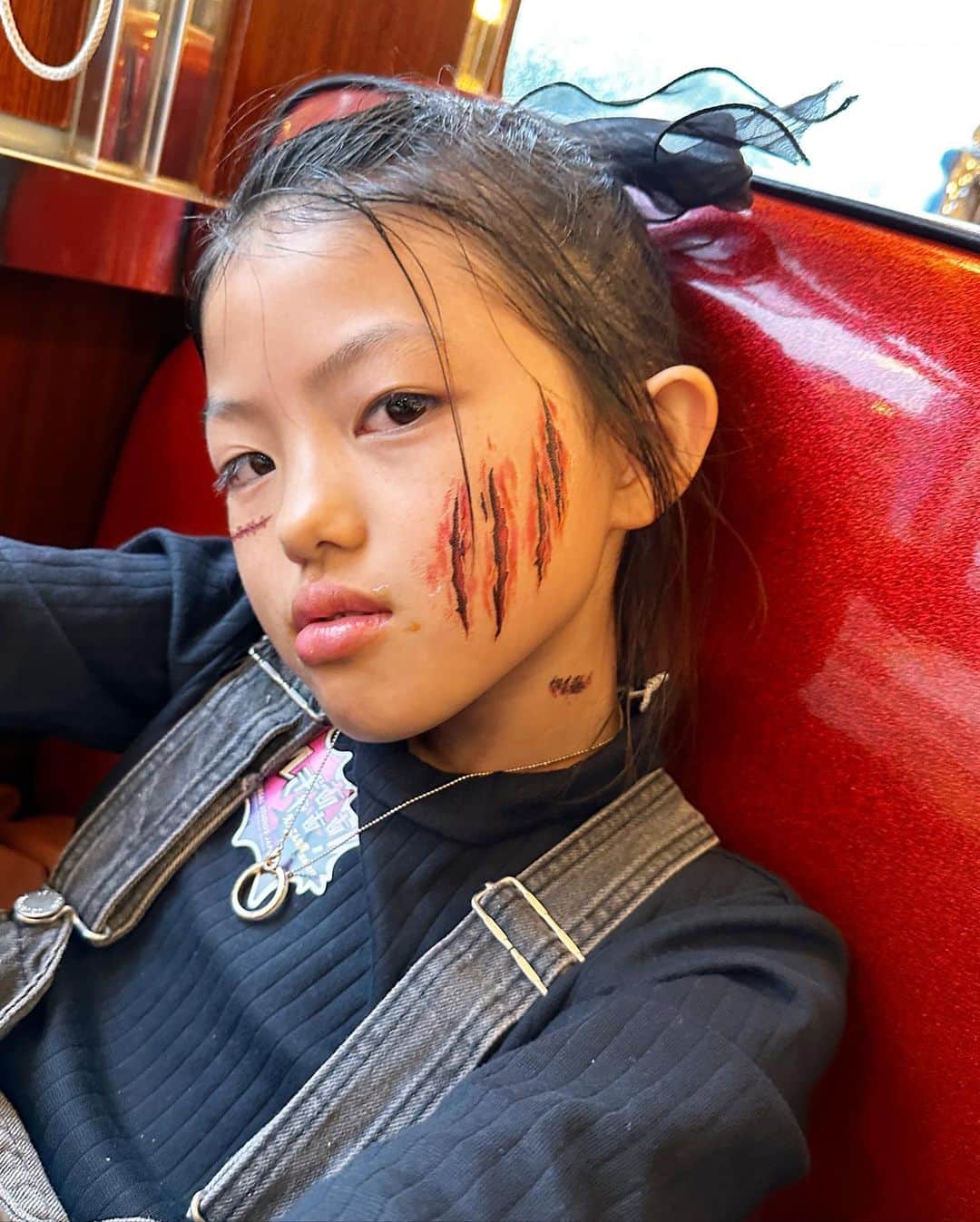 国枝洋子さんのインスタグラム写真 - (国枝洋子Instagram)「3連休USJの旅🇺🇸  ハロウィン仕様でadoのダンスも練習して行ったのに ゾンビ出てきたら爆泣きして 何もできなかったじゅんな姉さんと ゾンビに笑顔で手を振るハンナ丸でした😅」10月9日 20時03分 - kunieda_yoko