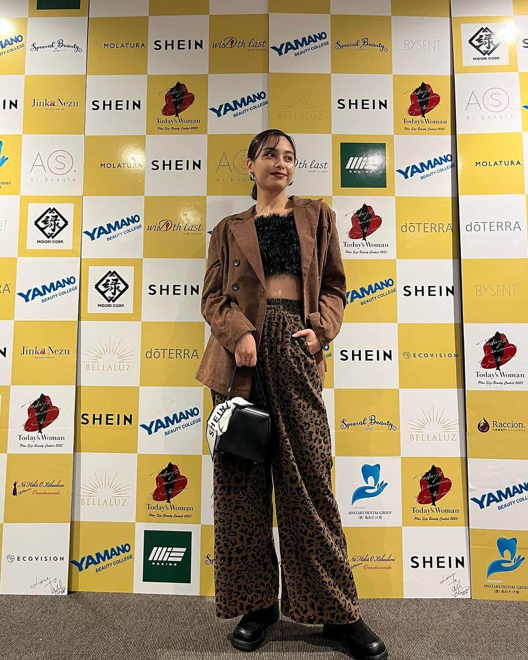 芦住彩來さんのインスタグラム写真 - (芦住彩來Instagram)「今日はSHEINコーデで  プラスサイズ ビューティーコンテスト 『Today‘s Woman』supported by SHEIN Groupの イベントに参加してきました💐  @shein_japan  @sheinofficial   みんなキラキラしてたなぁ✨  SHEIN賞に選ばれた方は、これから一年間 SHEINプラスサイズアンバサダーとして 活動されるみたい✨  おめでとうございます☺️👏  やっぱり目標に向かって頑張る姿は 素敵だよね😌✨  🏷クーポンコード 発行してもらったよ✨ 有効期限が今月までだから 早め使用してね☺️  コード名：TW23 有効期限：2023年10月30日（日）まで  着用IDは画像に載せてます🫶 秋をテーマにコーデを組んだよ🍁  ☑︎jacket  20392148 ☑︎tops  11652363 ☑︎bottom  23143583 ☑︎shoes  22793840  CN36 ☑︎bag  11137843  #SHEIN #SHEINforall #besheinモデル」10月9日 20時14分 - i._am_sarah