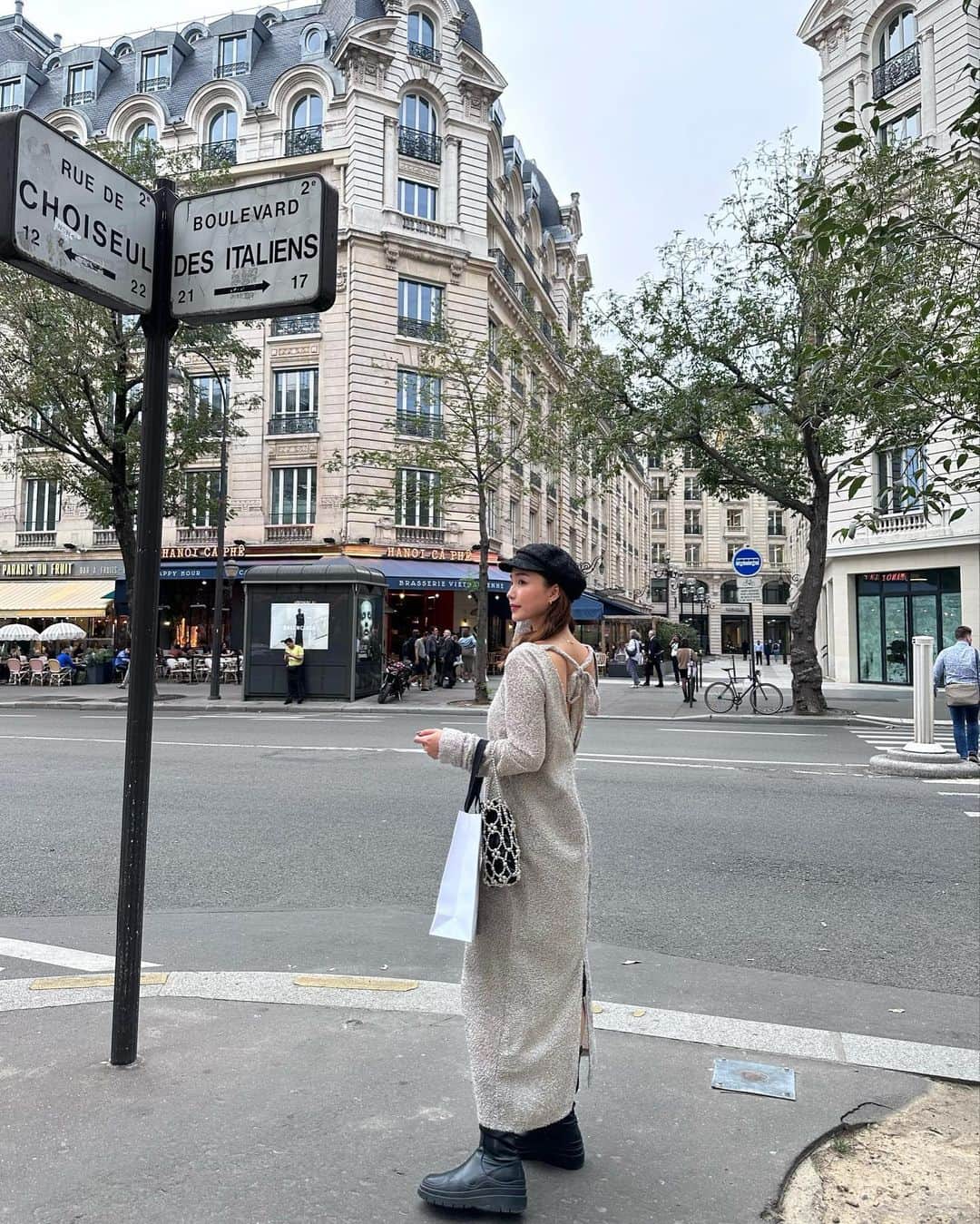 YUKIKOさんのインスタグラム写真 - (YUKIKOInstagram)「. パリコーデ🇫🇷 きえちのブランドのワンピース🩶 @unju_official  生地感とほんのり透け感が可愛いの🫶🏻  @polene_paris の本店も行けて満足🤍 とっても可愛かったー🥹✨ getしたものはまた載せるね❤️‍🔥  #paris #parisfrance #poleneparis #パリ #パリ旅行 #フランス #フランス旅行 #ヨーロッパ #ヨーロッパ旅行 #ヨーロッパ周遊」10月9日 20時23分 - 128yukinco