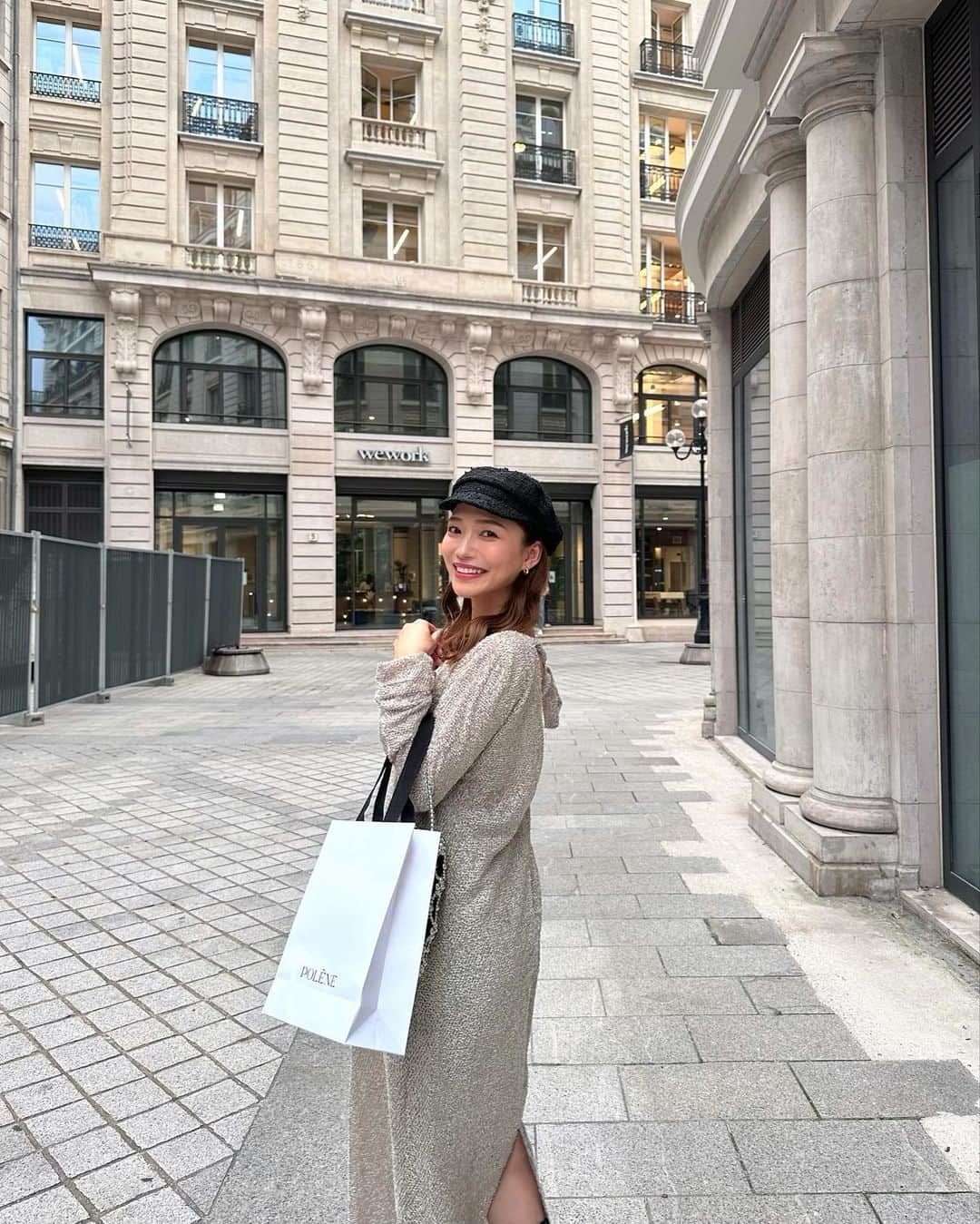 のインスタグラム：「. パリコーデ🇫🇷 きえちのブランドのワンピース🩶 @unju_official  生地感とほんのり透け感が可愛いの🫶🏻  @polene_paris の本店も行けて満足🤍 とっても可愛かったー🥹✨ getしたものはまた載せるね❤️‍🔥  #paris #parisfrance #poleneparis #パリ #パリ旅行 #フランス #フランス旅行 #ヨーロッパ #ヨーロッパ旅行 #ヨーロッパ周遊」