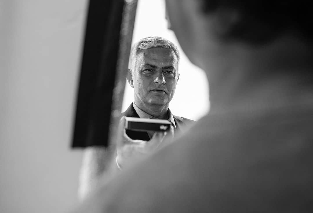 ジョゼ・モウリーニョさんのインスタグラム写真 - (ジョゼ・モウリーニョInstagram)「Join us for an exclusive behind-the-scenes look at @josemourinho’s latest project for @skytv_mx 🎬」10月9日 20時20分 - josemourinho