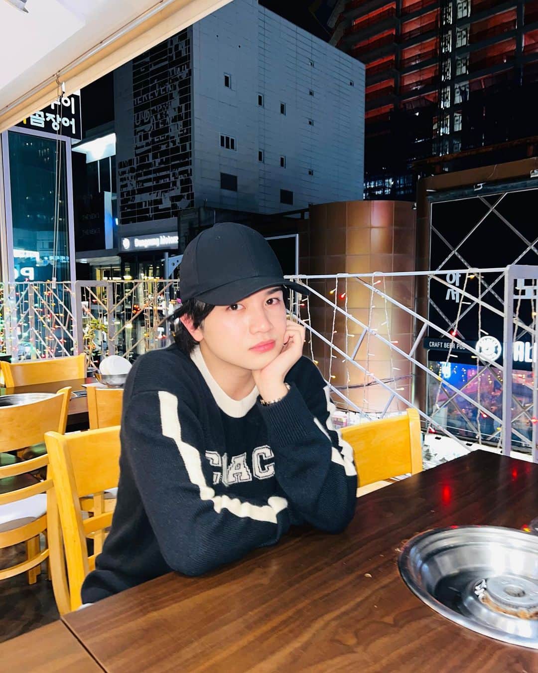 のインスタグラム：「🇰🇷✨🎬🕺🍜👽  #busan」
