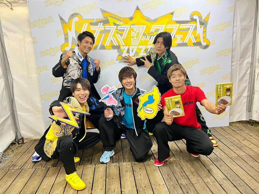 BOYS AND MENのインスタグラム：「⚡️#イナズマロックフェス 2023⚡️ バックステージ特別配信 DAY3に出演🔥  終わりにに流れたMVは【超フィン】ではなく【超ファイン(→超FINE!!!)】です！笑  その後最後に… 出演者の皆さんと一緒に貴重なステージに立ち、全力で会場を盛り上げさせていただきました！！  ボイメンも改めて日々全力投球していきます‼️‼️  これからも個性溢れる #ボイメン の応援をよろしくお願いします😎💥  花火も打ち上げられ、最高なフェスの空間をありがとうございました🙌  #BOYSANDMEN #17live  #IRF23」