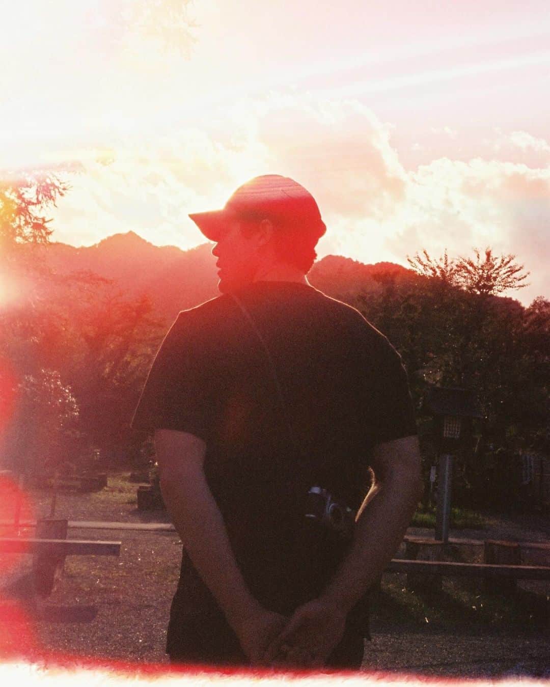 岳のインスタグラム：「don’t believe everything you think🔄」