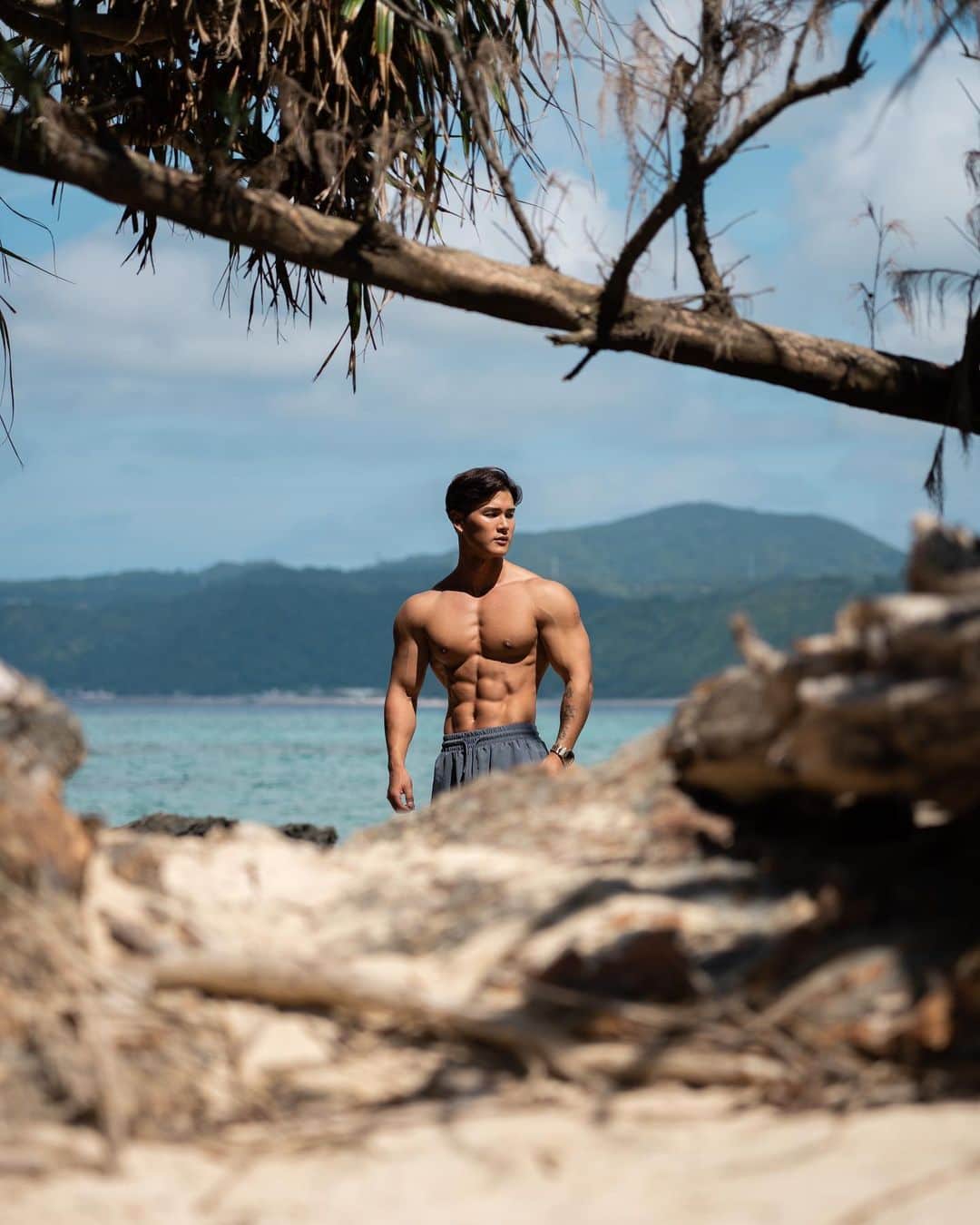 のインスタグラム：「まだまだ夏だよ⛱️？ #fitnessmotivation #gymmotivation  #oki」
