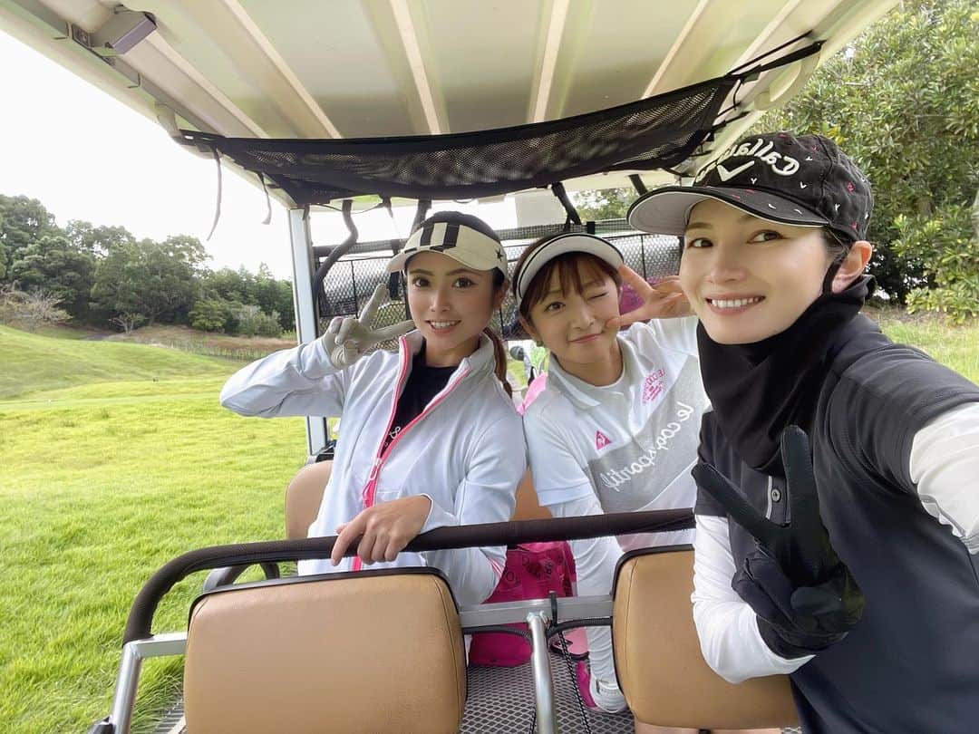 中田有美のインスタグラム：「りえちゃん不在女子ゴルフ🥲 来月は4人で回ろ〜っ❤️ 安定に好き🥺♡」
