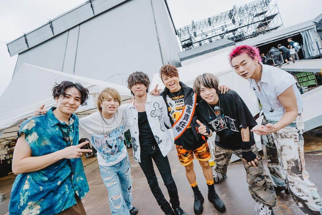 山田海斗のインスタグラム：「西川さんがいてくれたから イナズマがあったから 音楽に、最高のメンバーに出会えました。 人生を変えてくれてありがとうございました！ 生きてて、本当に良かった  皆んな、俺は今日「夢」を叶えたぞ！！ イナズマロックフェス お招き頂きありがとうございました！」