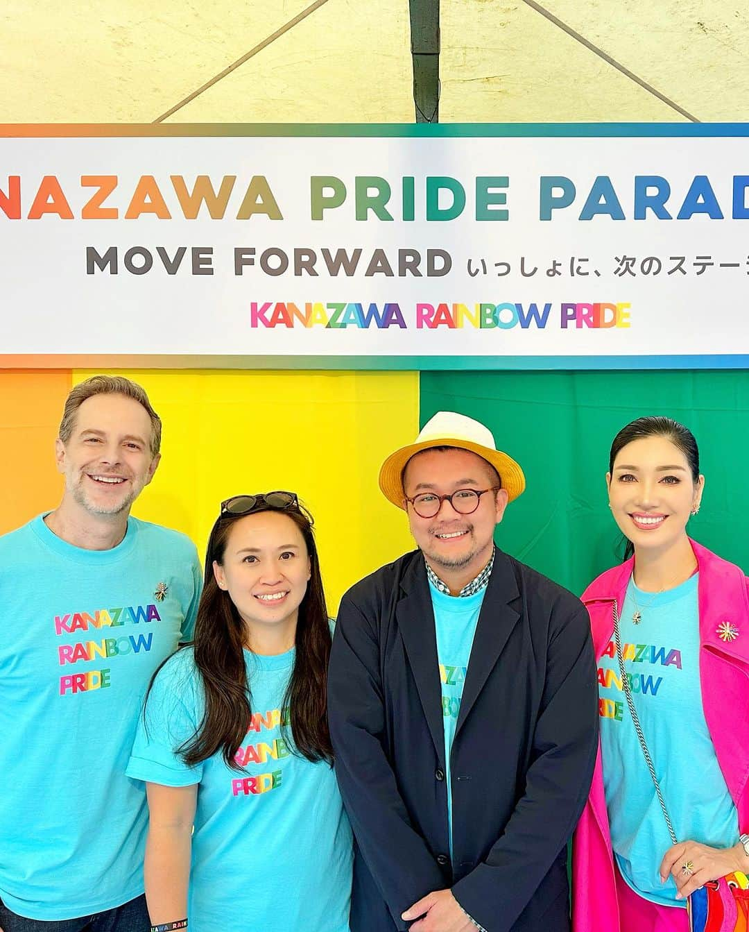 アンミカさんのインスタグラム写真 - (アンミカInstagram)「本日の金沢レインボープライド🌈　@kanazawa_rainbow_pride 【パレードを歩かせて頂きましたよ🌈  性の多様性を互いに祝福し、包摂を尊重するデモンストレーション行進であるLGBTQ+パレードに、ロバート・キャンベルさん、乙武洋匡さん、小島慶子さん、ブルボンヌさん、第十一代大樋長左衞門さんたち700名超の方々と、【ハッピープライド】の掛け声と共に行進！  金沢の街は、300年超の木造建築を生かしたお店が、大正の石作りの店と共にビルの狭間に所々見えて、空が高く、とっても美しかったです😊✨  また来年も参加したい❣️🌈私超絶晴れ女ですので、来年も雨を止めます☀️  人は幸せになるために生まれてきた。みんなに平等に幸せになる権利がある❣️  ちなみに夫と共に、来月発売の虹色の　@grossejapan のジュエリーやブローチを身につけて参加🌈✨　レインボーのバッグはルブタン🌈  明日10/10(火)は  ・配信開始 Netflix 【トークサバイバー2】  ・9:00〜11:10 日本テレビ 【DayDay.】　に出演します✨  お時間許す方は是非、ご覧下さいませ。」10月9日 20時42分 - ahnmikaofficial