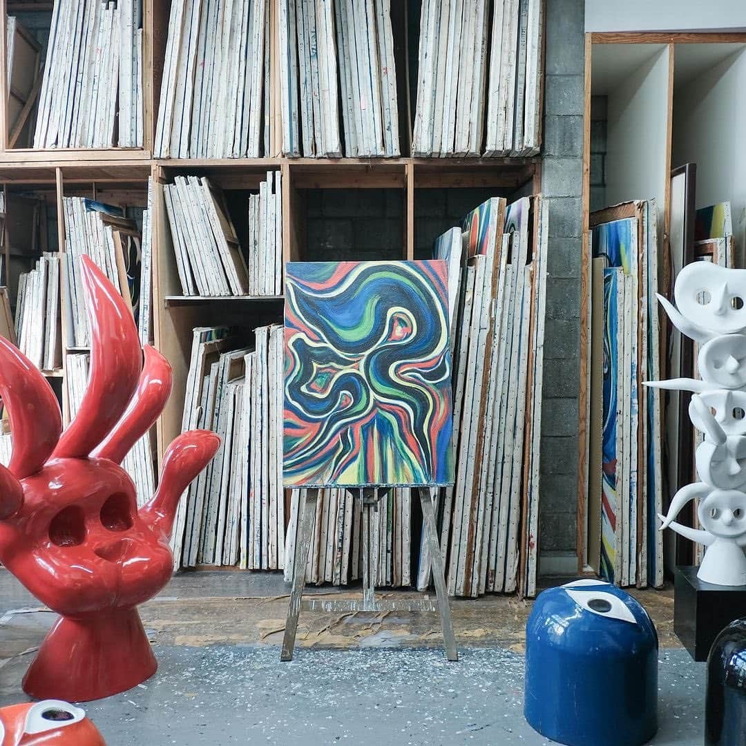 Promoting Tokyo Culture都庁文化振興部のインスタグラム：「The Minami Aoyama studio, where Taro Okamoto, one of Japan's most renowned artists, resided and created for 42 years, is now open to the public as the Taro Okamoto Memorial Museum.  This museum is an authentic representation of Okamoto's world, featuring a lifelike studio that evokes the ambiance of his creative process, a salon and garden adorned with diverse sculptures crafted by Okamoto himself, and two exhibition halls.  In addition, a special exhibition, "Commemorating the Museum’s 25th Anniversary—Unseen Treasures from the Collection", is being held there to commemorate the 25th anniversary of the museum's opening.  Don't miss this unique chance to explore the museum, where you can view special exhibitions of oil paintings from the early 1950s and previously unreleased sculpture prototypes.  “Commemorating the Museum’s 25th Anniversary—Unseen Treasures from the Collection” Dates: July 13 (Thursday) - November 26 (Sunday), 2023 Hours: 10:00-18:00 (Last admission at 17:30) Closed: Tuesdays (Open on national holidays), year-end and New Year holidays (Dec. 28 - Jan. 4), and maintenance days Admission: 650 yen / Elementary school students - 300 yen  -  日本を代表する芸術家・岡本太郎氏が42年にわたって住まい、作品を製作していた南青山のアトリエは、現在「岡本太郎記念館」として一般に公開されています。  生前当時の製作風景が目に浮かぶような臨場感あるアトリエや、岡本氏がデザインした様々な造形品が並ぶサロンと庭園、さらには2つの展示室も備える、まさに岡本氏の世界感一色のミュージアムです。  また現在、開館25周年を記念した企画展「令和の蔵出し」も開催中です。 1950年代初頭の油彩や未発表彫刻の原型などを特別に公開したこの貴重な機会に、ぜひ足をお運びください。  【企画展概要】 令和の蔵出し 会期：2023年 7月13日(木) - 11月26日(日) 時間：	10:00-18:00（最終入館17:30） 休館日：火曜日(祝日の場合は開館)、年末年始(12/28～1/4)及び保守点検日 入館料：［一般］650円［小学生］300円  ※詳細は岡本太郎記念館の公式ホームページをご確認ください。  #tokyoartsandculture 📸: @aman0jack_log  #tarookamoto #tarookamotomemorialmuseum 岡本太郎 #岡本太郎記念館  #artoftheday #fineart #artstagram #artlover #fineartphotography #art_of_japan_ #artjournal #artworld #artphoto #arthistory #finearts #artworkoftheday #artandculture #artsandculture #artculture #instaartlovers #loveofart #artexperience #culturalexperience #artlovefeed #cultureofcreatives #creativeart #exhibitionview #artexhibition #exhibitions」