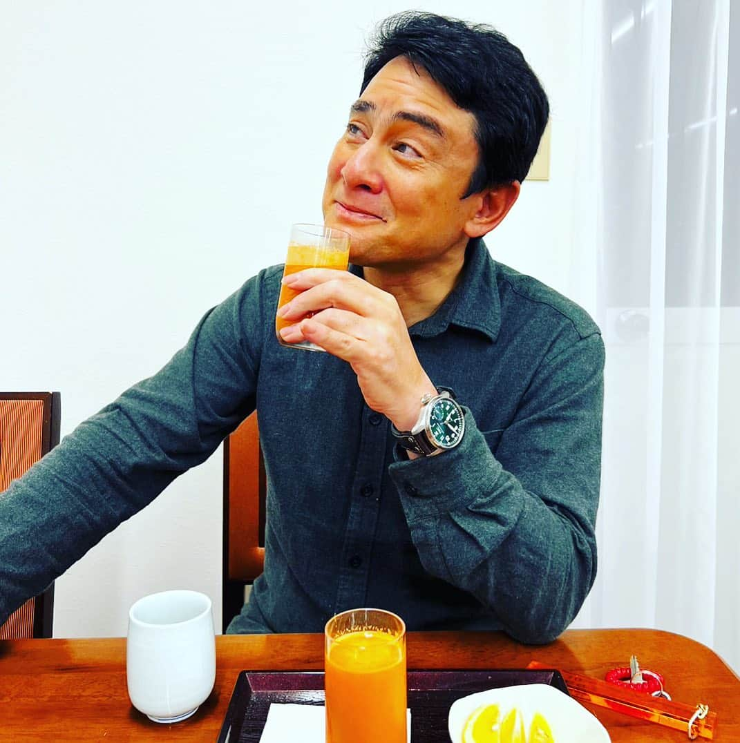 野口健さんのインスタグラム写真 - (野口健Instagram)「渋御殿湯さんからヒポクラテック•サナトリウムさんへ！！！  週末から講演会にイベントがスタート。  それまでは断食生活。断食中はよく寝られるので、何も考えずにポカンとします。  体の方も、咳き込む回数はだいぶ少なくなりましたが、1時間半のトークとなるとどうかな。やってみかいと分かりませんね。コンコンしたらごめんなさい🙏  日に日に回復していますので、週末は大丈夫かな。後は脳みその回転ですね…。そこが1番の課題かも(^^;;  #野口健#ヒポクラティックサナトリウム」10月9日 20時45分 - noguchiken8848