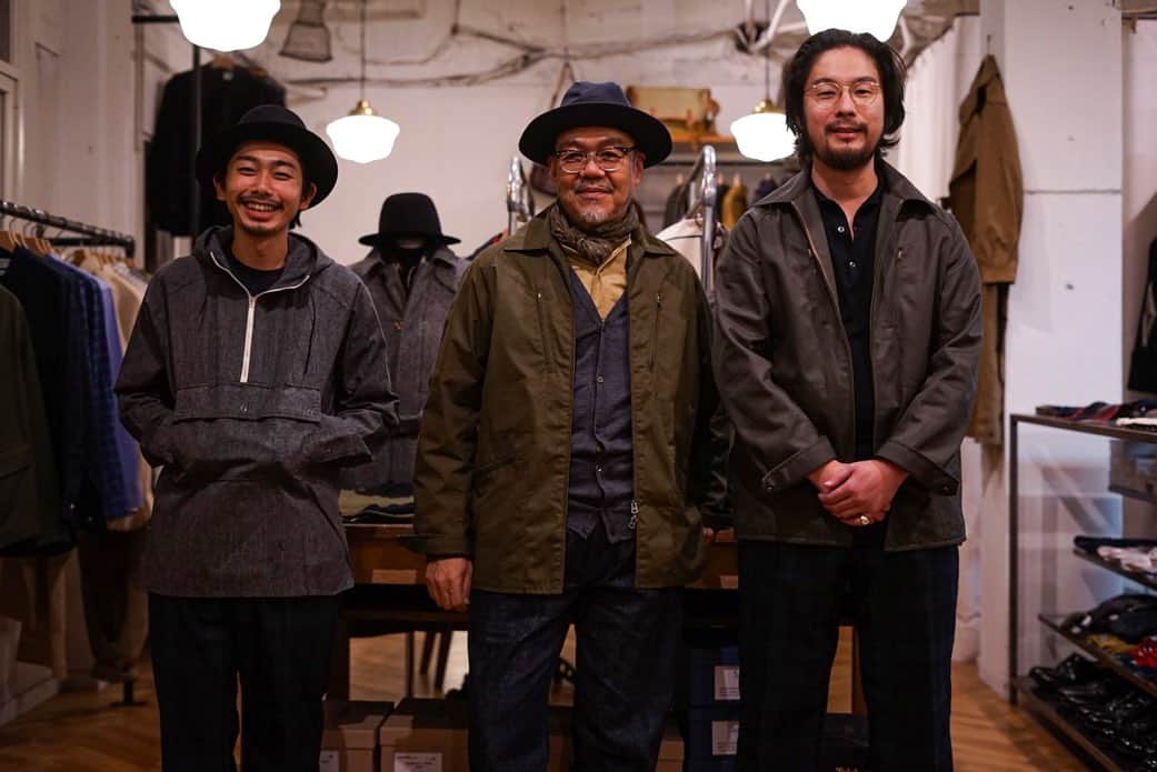 サウンドマンのインスタグラム：「10月7日(土)より本日9日(月)まで ARCH 市電通り店にて開催した Soundman POPUP STORE は大盛況にて終了いたしました。 尾州で織ったブラックウォッチ別注CLARKEはなんと3日であと残38サイズが1本という状況に！ 正直作った自分も驚いております。 お越しいただいた皆様本当にありがとうございました。 またARCH 市電通りのスタッフの川上さん、荒さん、色々とありがとう！ 今後も引き続きよろしくお願いします！  #archshidendori  #arch #archsapporo  #札幌 #sapporo  #soundman #サウンドマン #2023AW #heritagestyle #vintagestyle  #heritagemenswear」