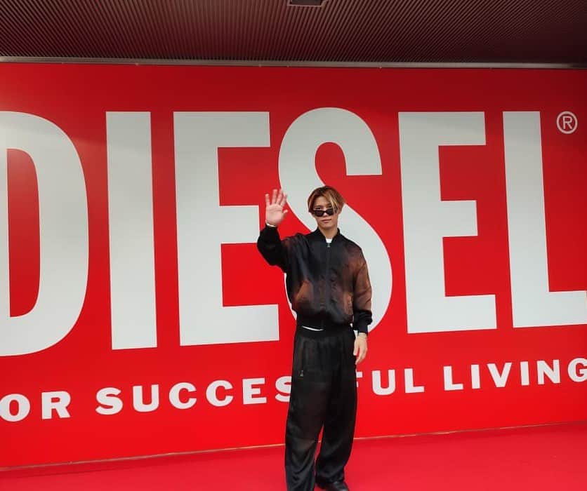 のインスタグラム：「@diesel Osaka🔥  またすぐに🦾」