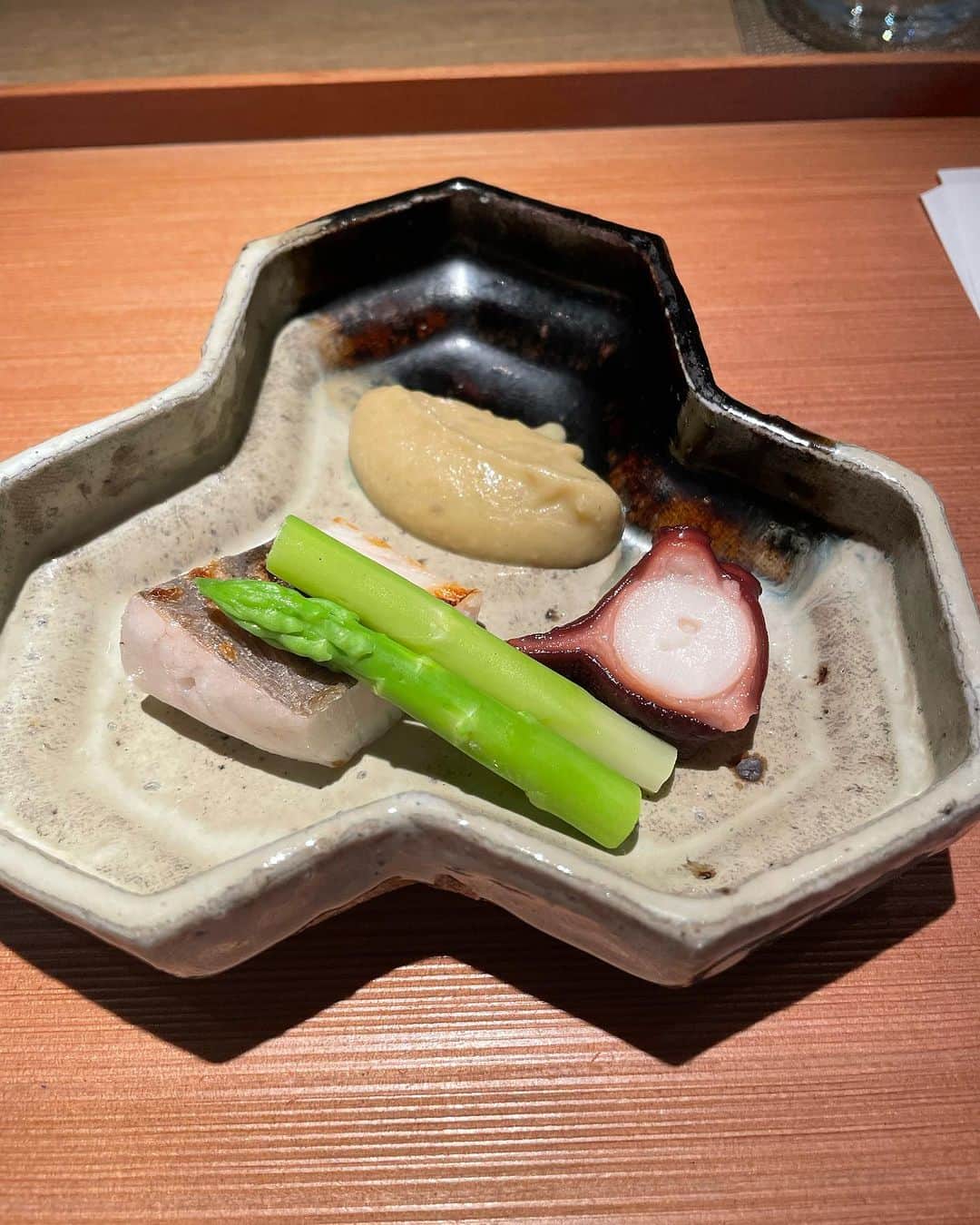 南真琴さんのインスタグラム写真 - (南真琴Instagram)「. . 楽しみにしてた　@narukami_minamiaoyama さん💓  前から行きたくてやっといけた！ 味が繊細で美味しかったです🫶 たまには贅沢ランチも良きですね💓」10月9日 20時55分 - makoto666_