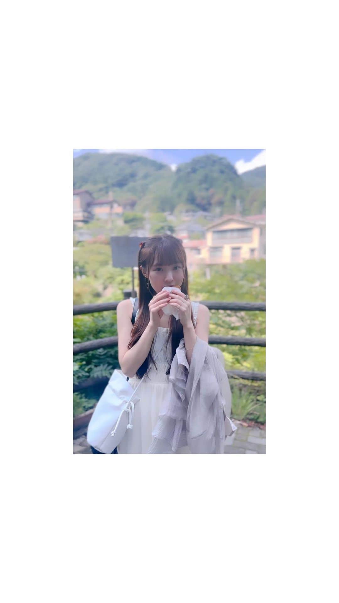 MINAのインスタグラム：「. My friend took a picture of me on my birthday trip🤍 この間の旅行のだよ！友達が撮ってくれたあ＾＾📸 コロッケ食べた美味しかったあああ🫶🏻🫶🏻」