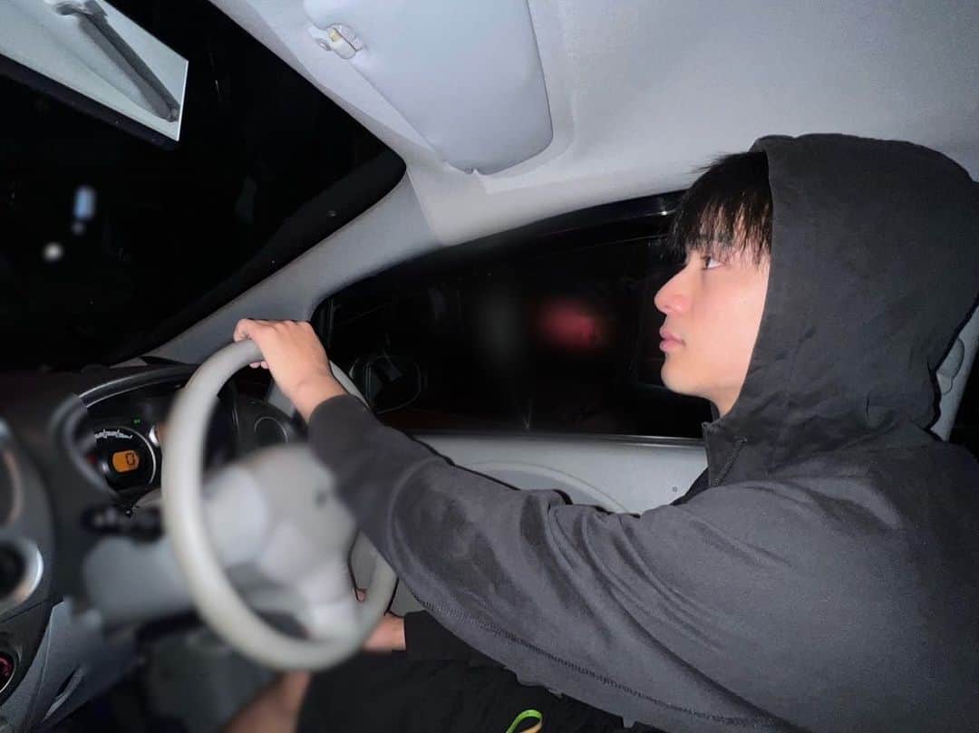 島村龍乃介さんのインスタグラム写真 - (島村龍乃介Instagram)「.  最近寒くなってきましたね〜🥶 友達とサウナ！整ってきました〜  免許持ってるって言ってて、写真見せてなかったので載せときますね😏  #サウナ」10月9日 21時26分 - shimamuraryunosuke