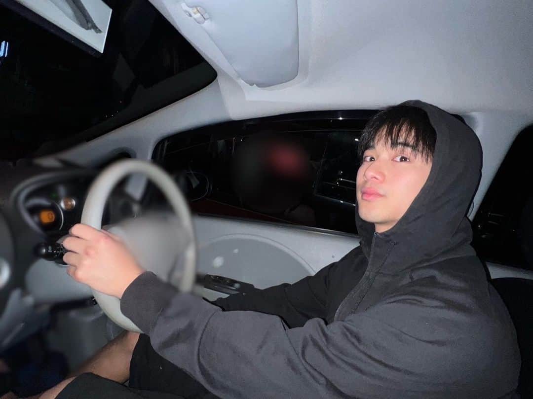 島村龍乃介さんのインスタグラム写真 - (島村龍乃介Instagram)「.  最近寒くなってきましたね〜🥶 友達とサウナ！整ってきました〜  免許持ってるって言ってて、写真見せてなかったので載せときますね😏  #サウナ」10月9日 21時26分 - shimamuraryunosuke