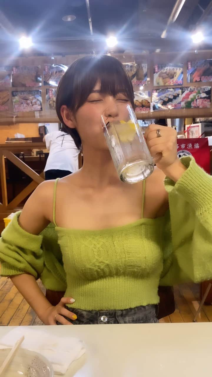 小坂田純奈のインスタグラム：「本日も乾杯☺️❤️‍🔥  釧路で飲んだ時の🫶🏻  #お酒好き女子 #酒好き女子」