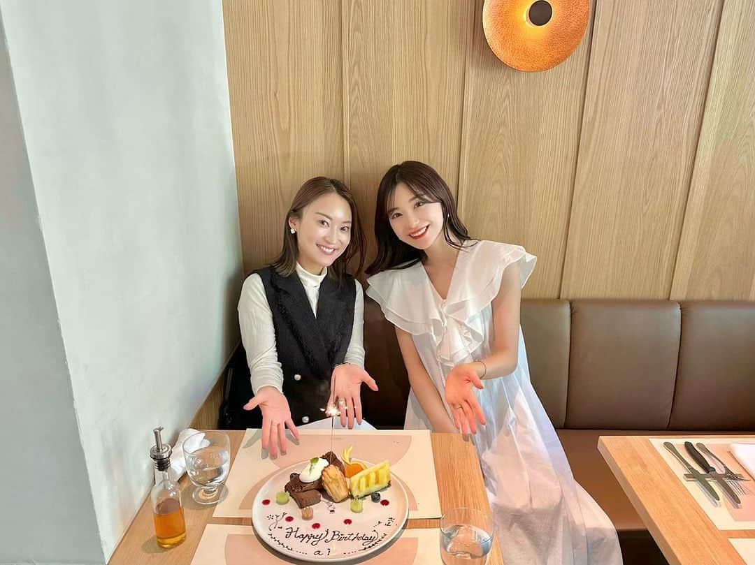 金城ゆきのインスタグラム：「あいちゃんのお誕生日お祝いで @trunkhotel_yoyogipark でランチ🥄  美味しかった〜🍕写真全部ピントがずれてるけど笑。お店も可愛かったしまた行きたいな🧡  #lunch#birthday#happybirthday」