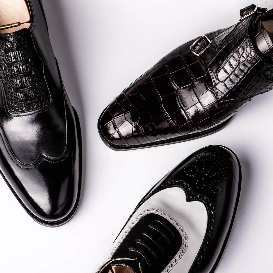 のインスタグラム：「If practice makes perfect, then we must be getting close to perfect. For over 30 years now, we’ve been honing our craft and making some of the world’s finest footwear - using time honoured techniques and improving upon them with each pair we make…⁣ #shoes #handmadeshoes #madetoorder #mtoshoes #bespokeshoes #handwelted #shoeporn #madebyhand #shoestagram #agentlemanschoice #onlyforgentlemen」