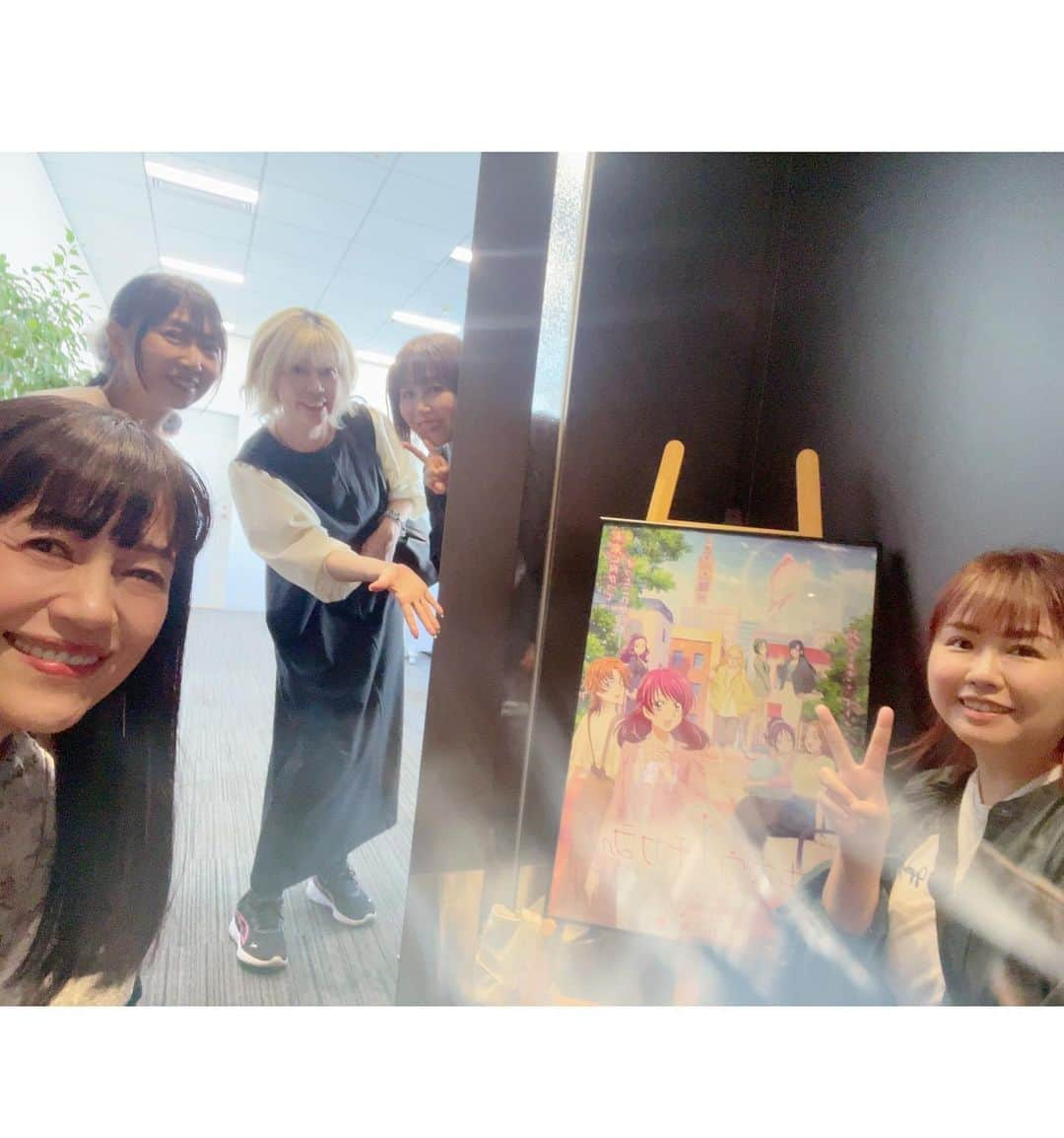 うちやえゆかさんのインスタグラム写真 - (うちやえゆかInstagram)「『キボウノチカラ～オトナプリキュア’23～』 2023年10月7日(土) NHK Eテレ 毎週土曜午後6時25分～放送  大人になったみんなに会える日が来るなんて！ 第一話をご覧くださったみなさんどうだったでしょうか？  エンディング曲をキュア・カルテット （ #五條真由美 #うちやえゆか #工藤真由 #宮本佳那子）で 歌わせていただいています！  「雫のプリキュア」 作詞：只野菜摘 作曲：⾼⽊ 洋 編曲：⾺瀬みさき  【番組HP】 https://otonaprecure2023.com/news/ ↑声優さんやキュア・カルテットのコメントもぜひ。 いきものがかりさんのOPも泣けちゃいますね✨  試写で会えた、#前田愛ちゃん #仙台エリちゃん #永野愛ちゃん #只野菜摘さん とお写真を。 写真はないけど編曲の #⾺瀬みさきさん にも！ みなさんに久しぶりに会えてとっても嬉しかったな💖  毎週、オトナになったプリキュアに会えるの楽しみてすね😊 私はテレビでまたみんなを観れて感動でいっぱいでした✨ スプラッシュ☆ファイブ、みんなを応援していきたいですね♪  #キボウノチカラ #オトナプリキュア #キュアカルテット #プリキュア #precure #nhk #eテレ」10月9日 21時31分 - yukauchiyae