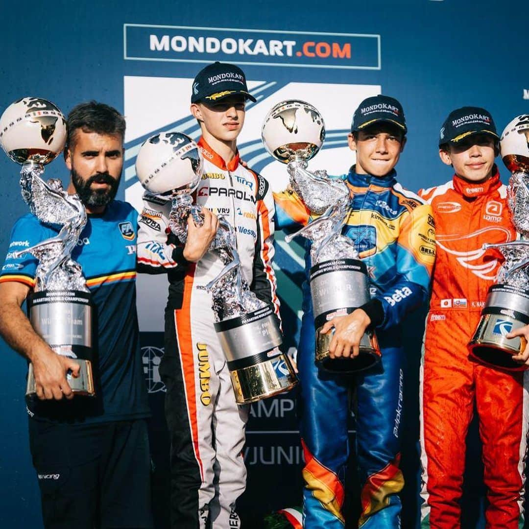 フェルナンド・アロンソさんのインスタグラム写真 - (フェルナンド・アロンソInstagram)「CAMPEONES DEL MUNDO segundo año consecutivo @fa_alonsokart @dpkracing @iametheheartofkart ! Enhorabuena 💙💛❤️ @kutskov.kirill  •  WORLD CHAMPIONS again ! Big congratulations team 💙💛❤️.  #FAkart #worldchampions #karting」10月9日 21時31分 - fernandoalo_oficial