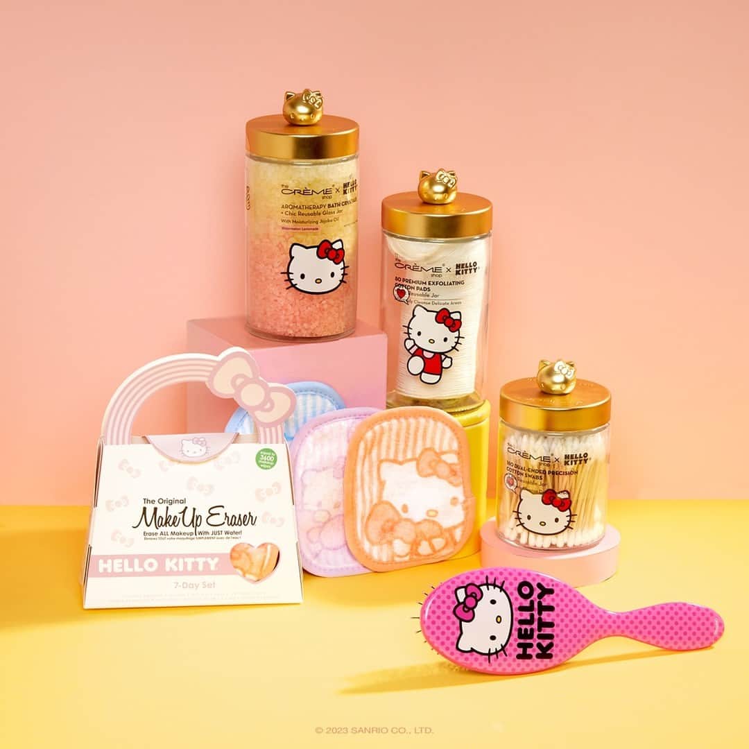 Hello Kittyさんのインスタグラム写真 - (Hello KittyInstagram)「Beauty essentials 💗✨ Add all these supercute picks to your beauty routine. Link in bio!」10月10日 3時00分 - hellokitty