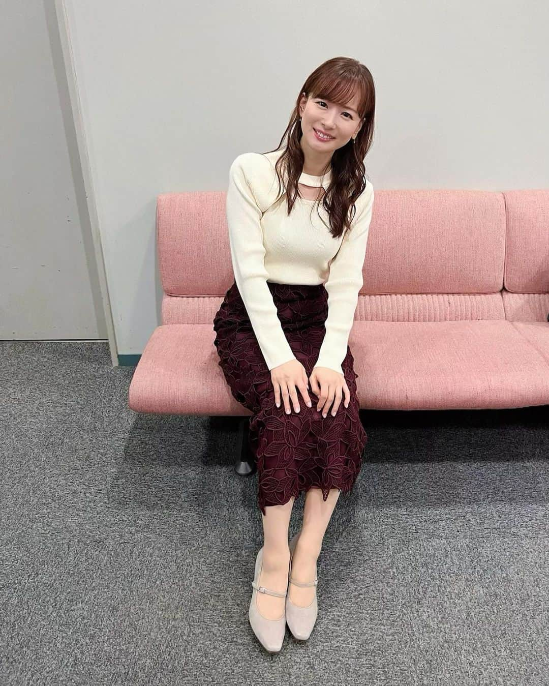 皆藤愛子のインスタグラム：「❤︎ ゴゴスマ衣装です🤍❤️」