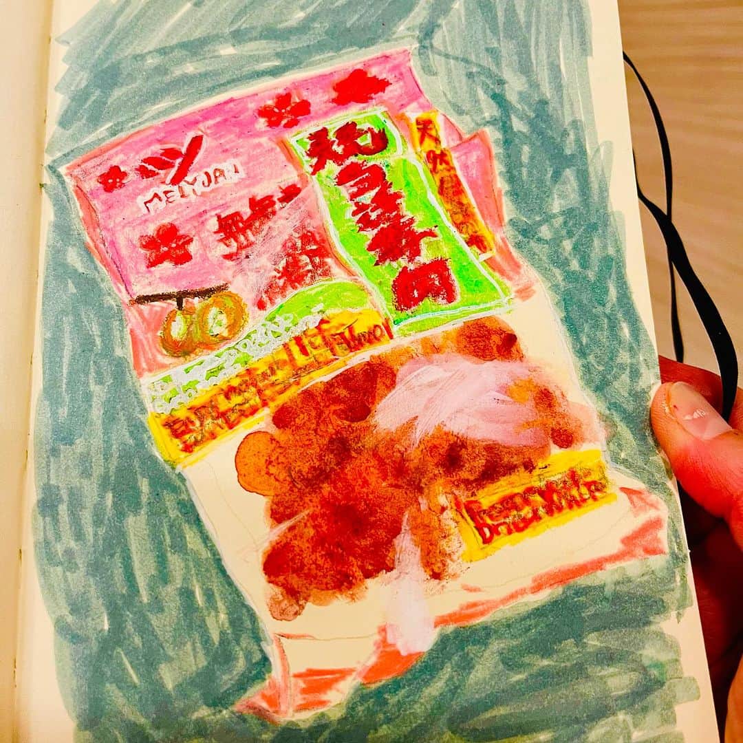 池田有希子さんのインスタグラム写真 - (池田有希子Instagram)「干し梅ええええええ！！！  #illustration #foodillustration #sketchbook #taiwanesefood #driedplums #lihingmui」10月9日 21時34分 - yukikoikeda