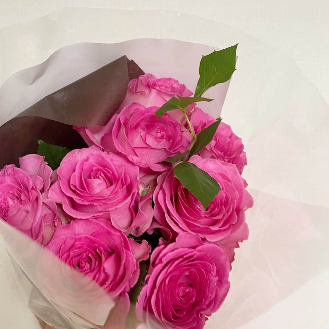 長江愛美さんのインスタグラム写真 - (長江愛美Instagram)「大好きなお花がたくさん💐  たくさんの愛をありがとうございました💐  大好きなものに囲まれて心が癒される😌  #感謝」10月9日 21時35分 - manamin.512