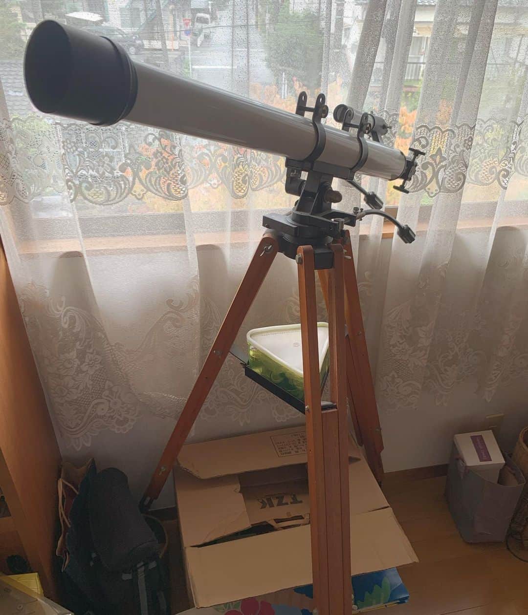 古閑裕のインスタグラム：「小学校の時に買ってもらった天体望遠鏡 ヤバいね。#自宅熊本のお宝発掘」