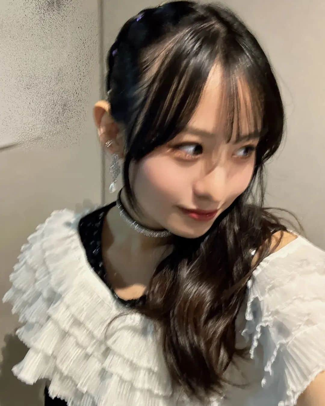 Juice=Juiceさんのインスタグラム写真 - (Juice=JuiceInstagram)「🌸🌸🌸  3、4枚目の ポーズはなにこれ！？笑笑  #juicejuice #石山咲良 #遠藤彩加里」10月9日 21時43分 - juice_juice_official