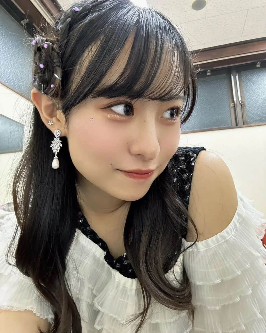 Juice=Juiceさんのインスタグラム写真 - (Juice=JuiceInstagram)「🌸🌸🌸  3、4枚目の ポーズはなにこれ！？笑笑  #juicejuice #石山咲良 #遠藤彩加里」10月9日 21時43分 - juice_juice_official