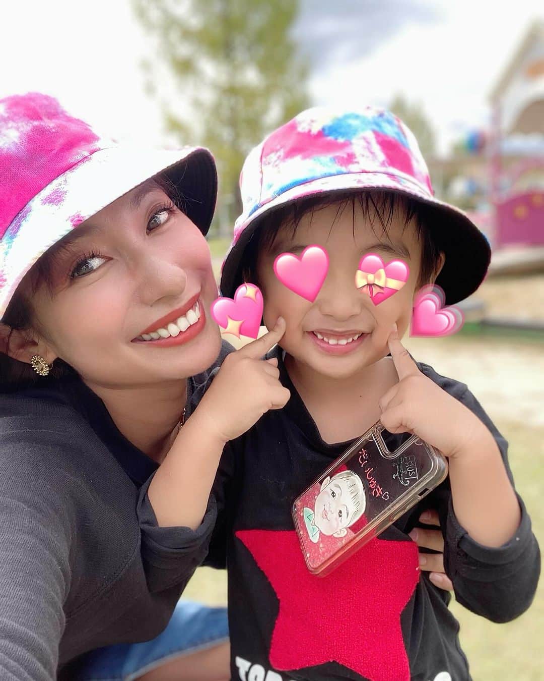 エマ中岡優姫さんのインスタグラム写真 - (エマ中岡優姫Instagram)「大好き😘❤ 明日からしばらく離れ離れ😭 寂しいけどママ頑張ります🥳 この三連休はまじで 引きこもりまくってたと思う🏠 #サニ坊とエママの日常  #男の子ママ」10月9日 21時55分 - emma__yun