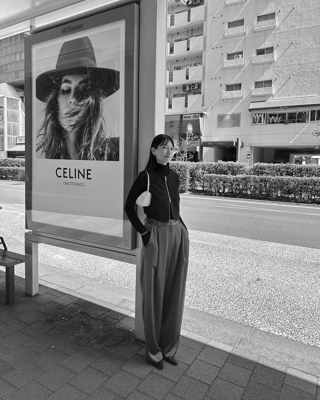 松本恵奈のインスタグラム：「こんばんは。福岡POP UPに先行発売される3wayワンピースのベストとサテンPTを合わせたよ♡ ベスト単体で使っても本当に可愛い◯しかもコンパクトサイズなのでTOPS感覚で着れるところも良いです👍🏻 サテンPTは最近、私の中で再ブームが来てるので2色買いました♡ オールシーズン使えて本当にオススメアイテムです！ どちらもpop up先行アイテムなので是非お楽しみに！ #clane #福岡 #popup」
