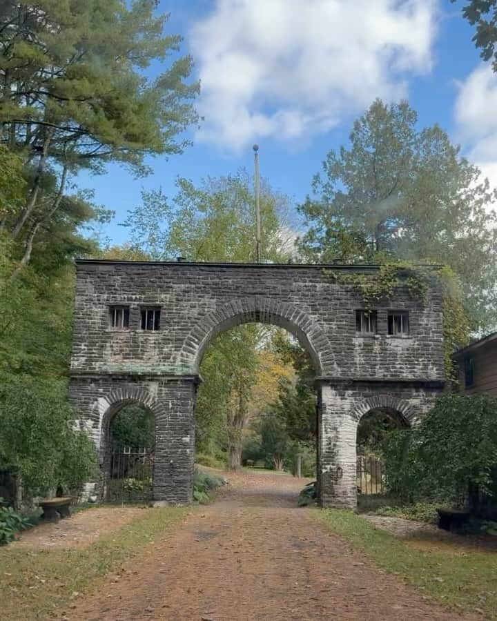 稲木ジョージのインスタグラム：「😌🍁🏰」