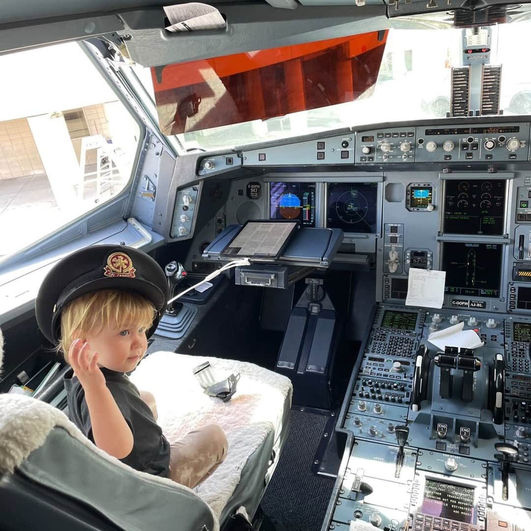 のインスタグラム：「A photo dump worth 1,000 thanks.  We’re grateful for the memories shared and journeys taken. 🫶✈️  📸: 1. @mini.jetsetter, 7. NidheeshDadhich (TW) . . Une collection d’images pour vous dire 1 000 fois merci.  Nous sommes reconnaissants pour les souvenirs partagés et les chemins empruntés. 🫶✈️  📸: 1. @mini.jetsetter, 7. NidheeshDadhich (TW)」