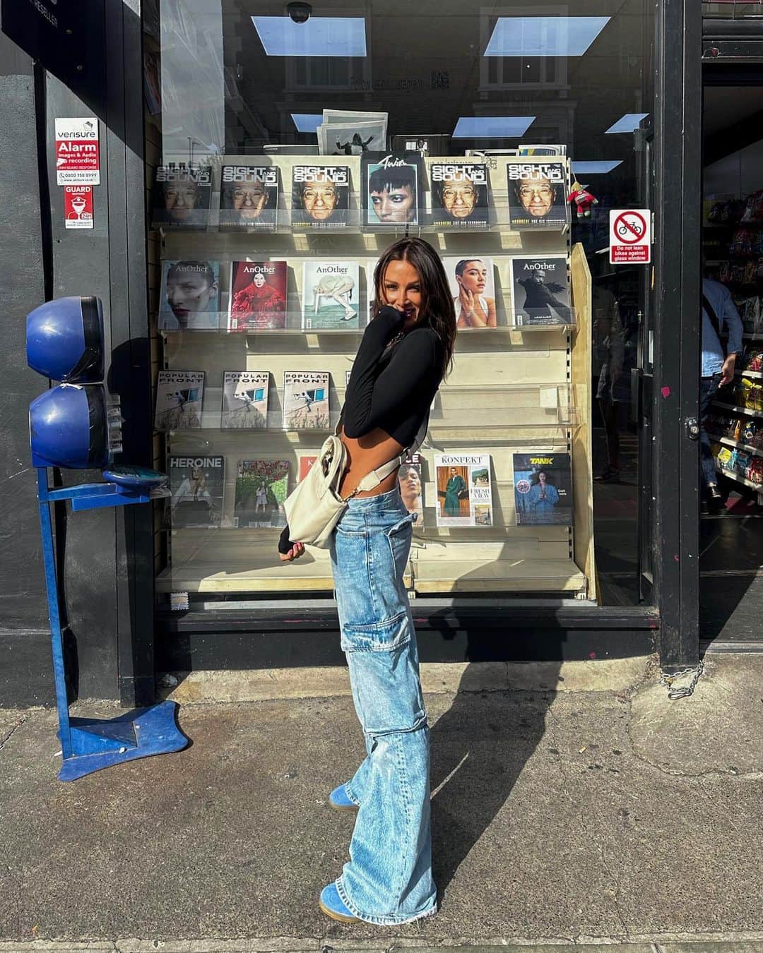 ルー・ティーズデールのインスタグラム：「♎︎⍟」