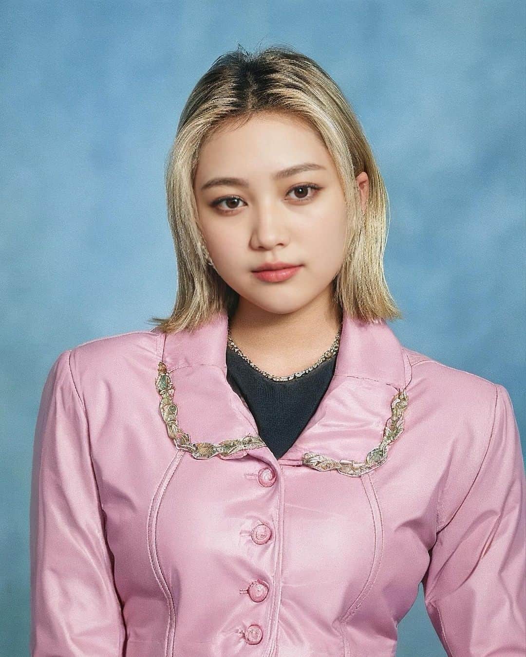 柏木ひなたのインスタグラム：「流行りだって🤦🏼似てるのあるか？？ #aiイヤーブック #yearbook #epik」